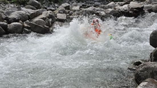 Rafting in Shunhuang Mountain