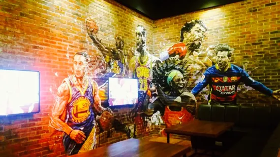 First 5 Sports Lounge & Cafe