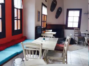 Vrysi Cafe