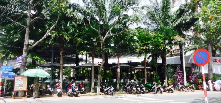 Hoa Cau Restaurant
