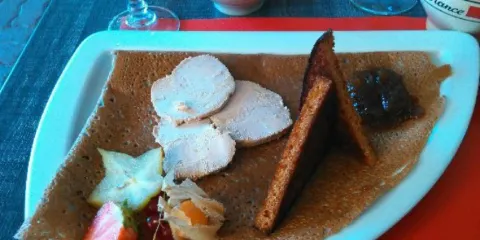 La Bouteille a la Mer