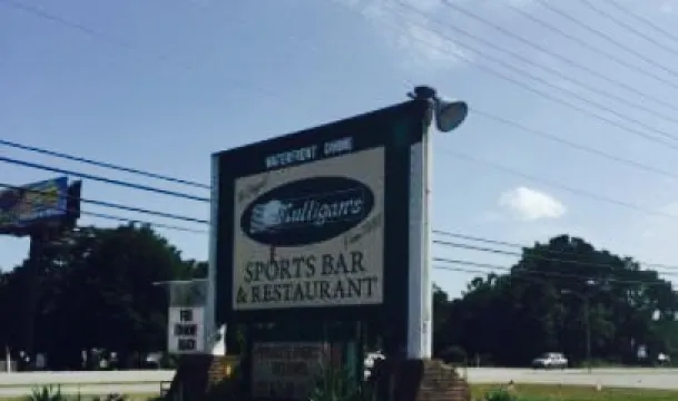 Mulligans SPorts Bar