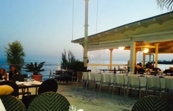 SYS - beach restaurant & lounge bar