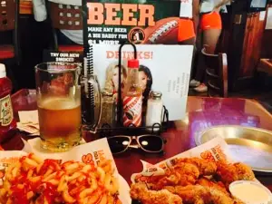 Hooters