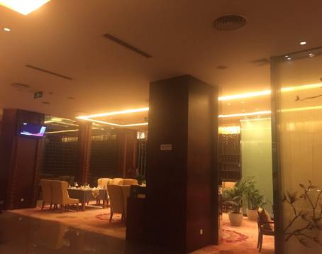 Kaibinsijiheyuetangzhong Restaurant (heyuetangzhongcanting)