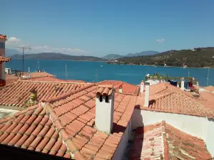 DIMITRIS FAMILY TAVERN Poros Island