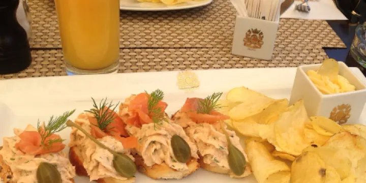 C House Lounge Cafe Galati