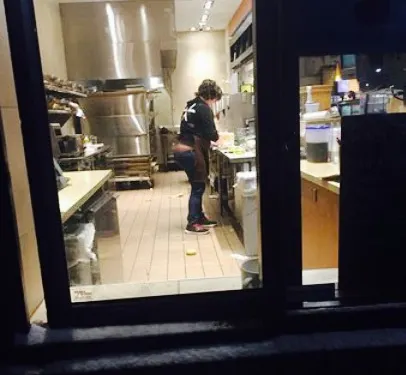 Bruegger's Bagels & Caribou Coffee