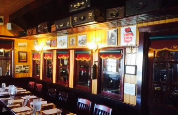 Strathmore Station Restaurant And Pub