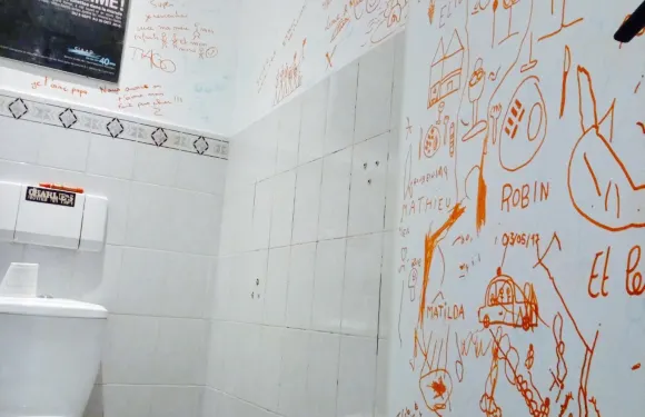 Les Flagrants Délires