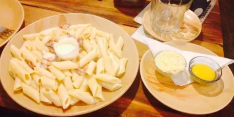 Honey Bee Bakery & Pizzeria