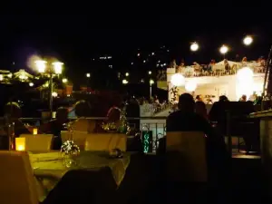 Kalamaki Restaurant &Bar