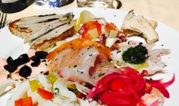 Kontiki Beach & Restaurant