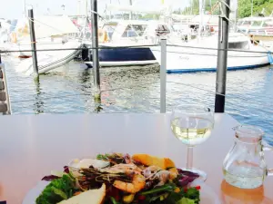 Riverside Restaurant & Cafe