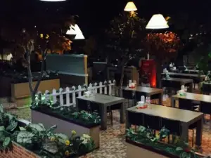Pondok Santap Dapur Taman