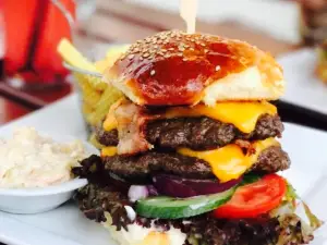 Patiszon Restaurant and Burger Bar