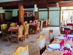 Popas Turistic Bucovina Sucevita Restaurant