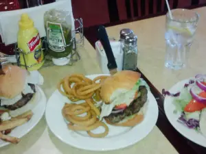 Wrigley's Sports Bar & Lounge