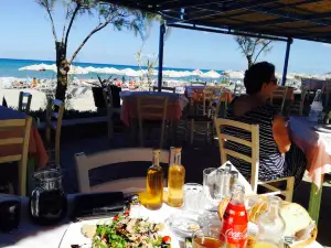 Kyma Taverna Beach Bar