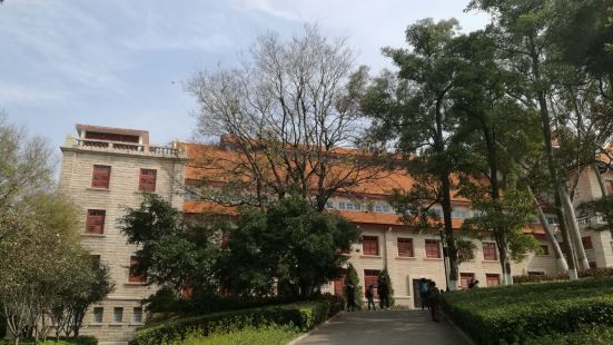 建南大禮堂建於上世紀二十年代，是廈門大學上玄場建築群的主建築