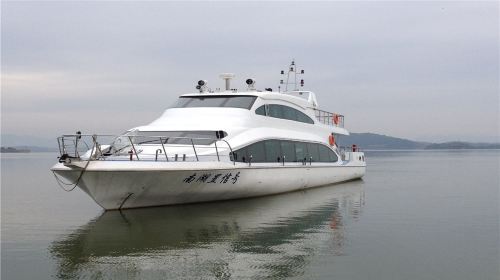 Nanhu Cruise