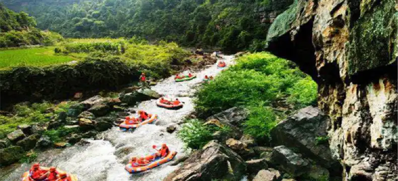 Hotels in Huayin