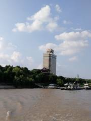 Qingchuan Tower Cruise