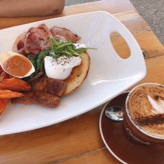 Fat Frog Beach Cafe User Photo