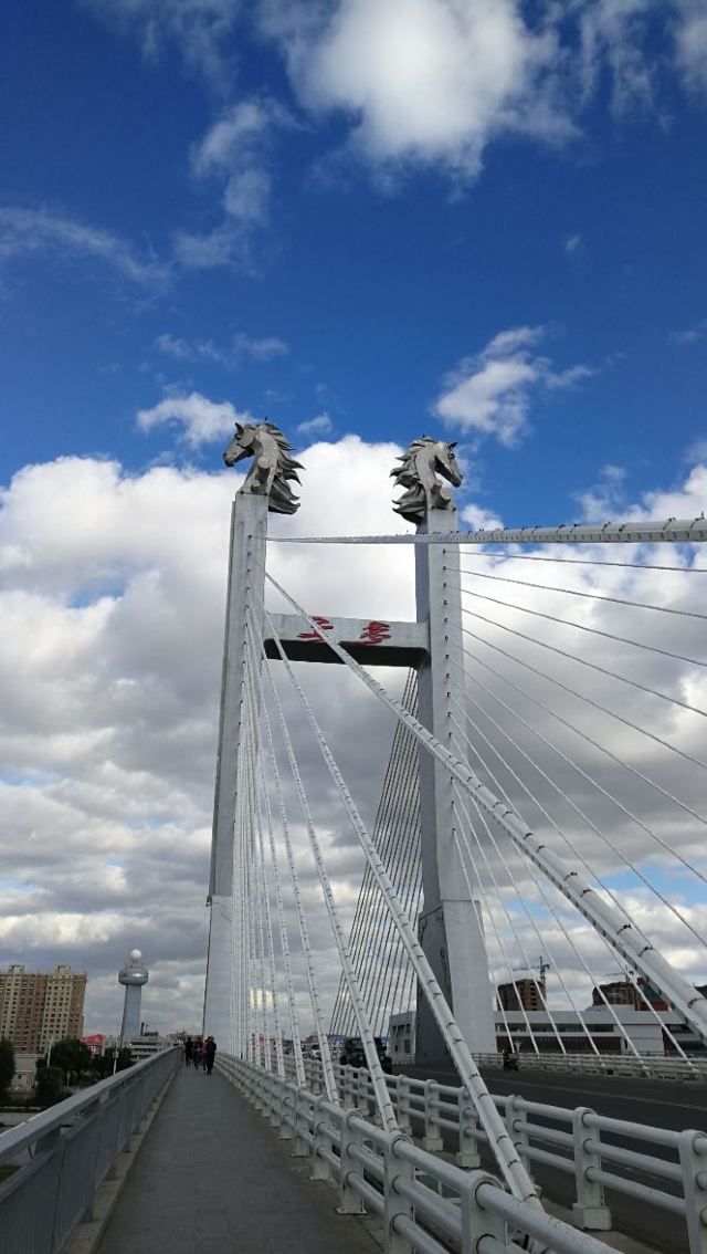 哈薩爾大橋