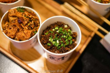 思飨季贵阳小吃(南国花锦店)