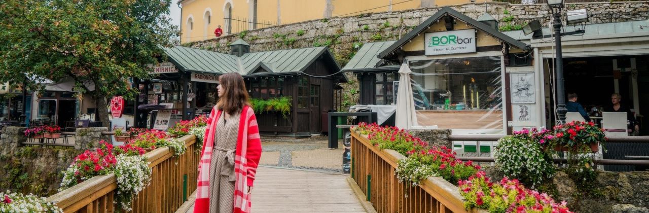 SLASTICARNICA U PROLAZU