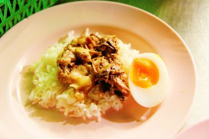 Chang Phueak Pork Leg Rice