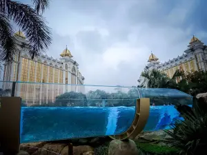 Grand Resort Deck