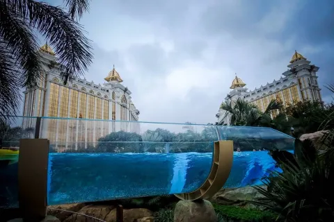 Grand Resort Deck