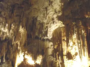 Cross cave