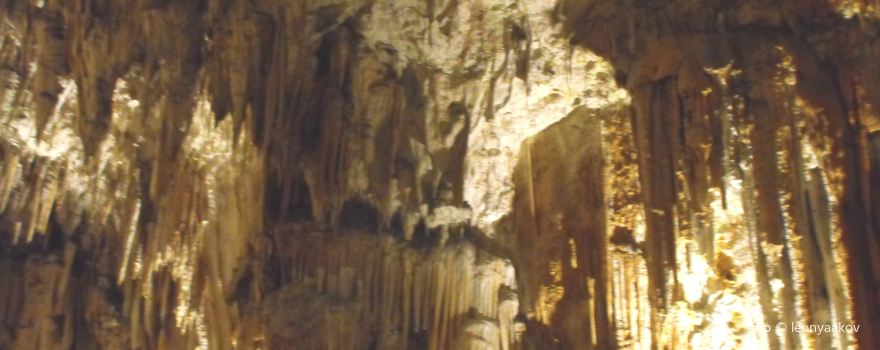 Cross cave