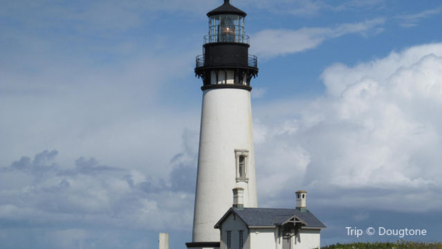 Yaquina Bay Lighthouse