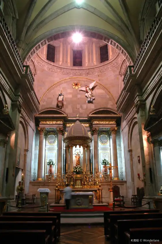 Hotel dekat Old Cathedral