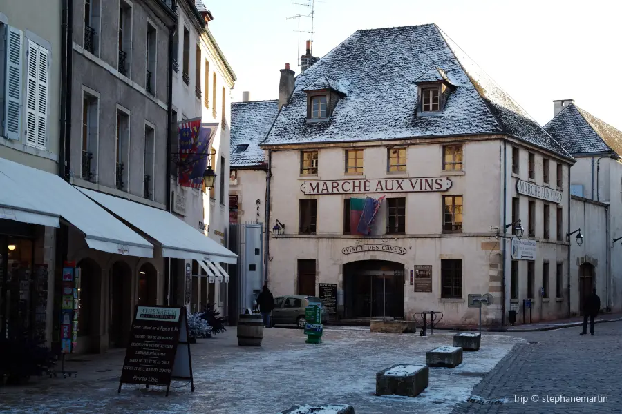 Marché aux Vins