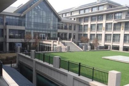 Rizhaosongyuehulanhaijunhuada Restaurant