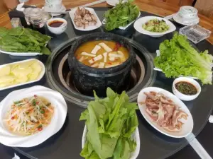 魯朗湖石鍋文化餐飲苑