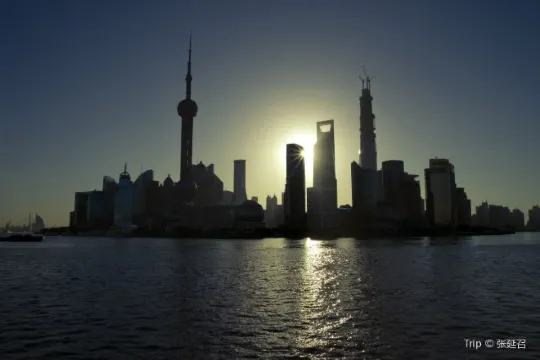 Top-10 Things to Experience on the Famous Shanghai Bund