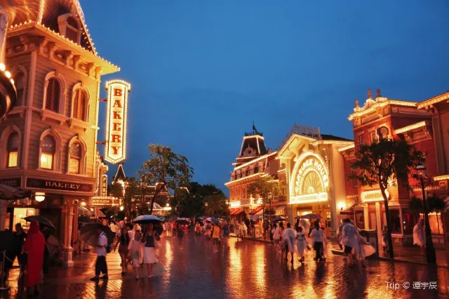 Make the Most of the Magic Day in Hong Kong Disneyland