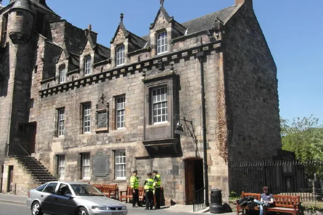 Top Attraction in Edinburgh: Palace of Holyroodhouse 