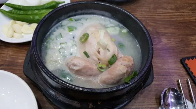 2026 서울 맛집 추천 BEST 8 | 내돈내산 간장게장부터 설렁탕, 해물파전, 부대찌개 등 직장인 점심 메뉴 추천!