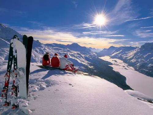 TOP 5 Famous Ski Resorts in Switzerland: Take the Coolest Ski Photo This Winter!
