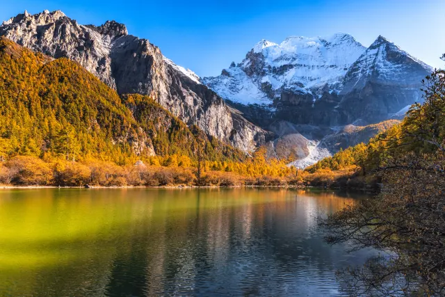 Daocheng Yading: 7 Beautiful Scene and Snowy Plateau