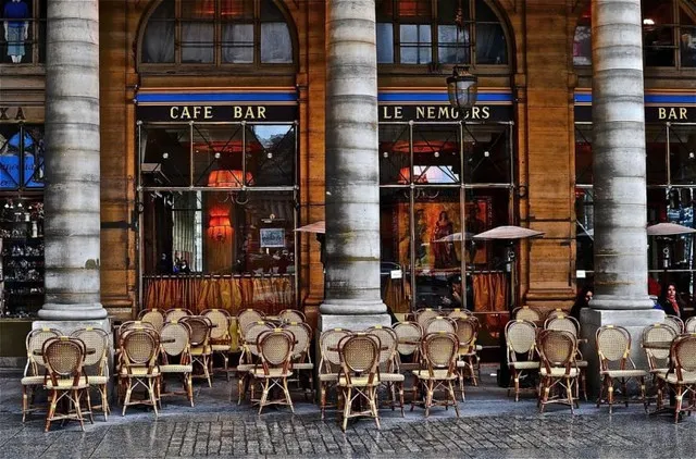 Travel to Paris with The Movie Scene and Be the Perfect Protagonist for A Day