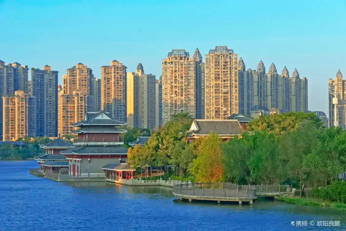 Hotels near Jinshan Lake Park Phase II