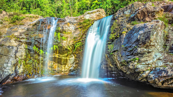 Diaoluo Mountain National Forest Park